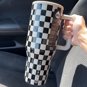 Checkered hydrojug
